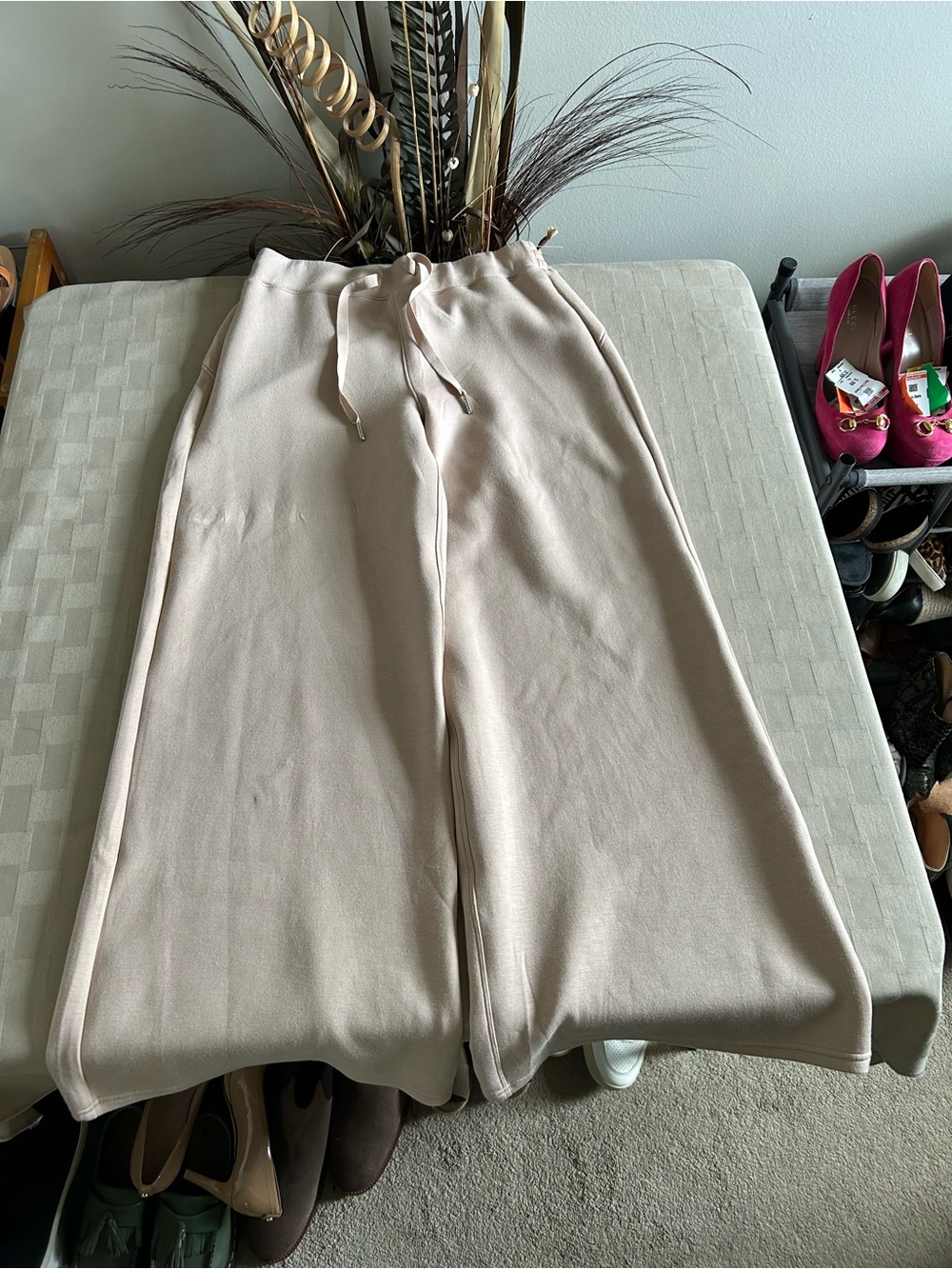 Spanx Air Essentials Pull On Wide Leg Pant in Dune - Picture 4 of 15